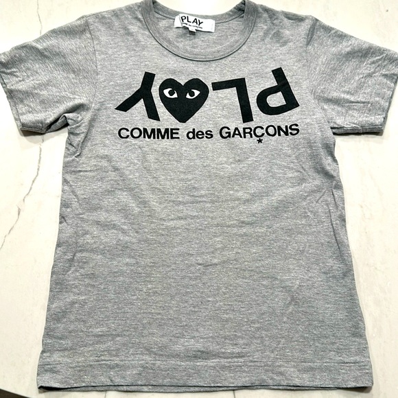 Comme des Garcons PLAY Tops - Come des Garconns PLAY T shirt